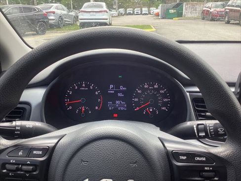 Used 2022 Kia Rio S image 32