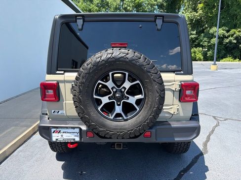 Used 2022 Jeep Wrangler Unlimited Rubicon w/ Dual Top Group AWD/4WD image 12