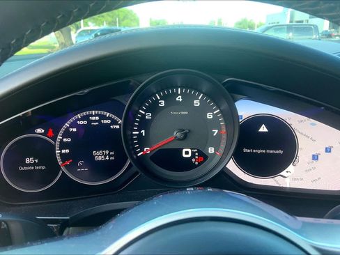 Used 2022 Porsche Cayenne AWD/4WD image 26