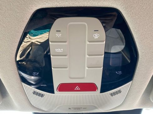 Used 2025 Kia K4 FWD image 23