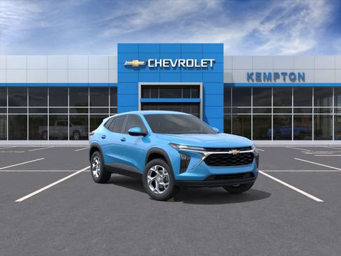New 2026 Chevrolet Trax LS w/ LS Convenience Package FWD image 1