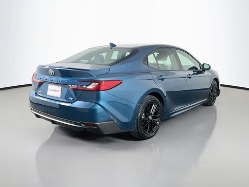 Used 2025 Toyota Camry SE FWD image 7