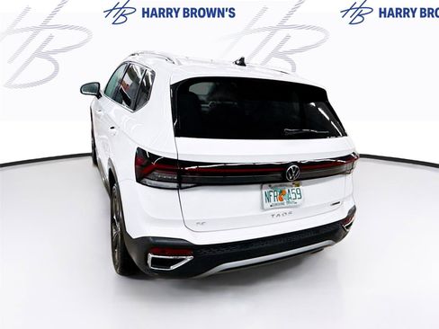 Used 2025 Volkswagen Taos SE image 9
