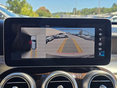 Used 2021 Mercedes-Benz GLC 300 4MATIC image 30