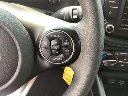 Used 2022 Kia Soul LX FWD image 27