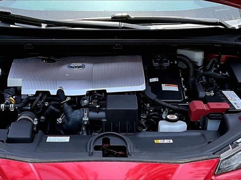 Used 2022 Toyota Prius XLE FWD image 30