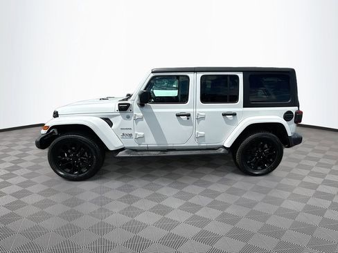 Used 2023 Jeep Wrangler Unlimited Sahara w/ Cold Weather Group AWD/4WD image 9