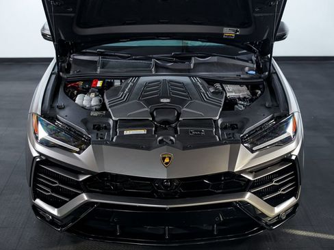 Used 2022 Lamborghini Urus image 10
