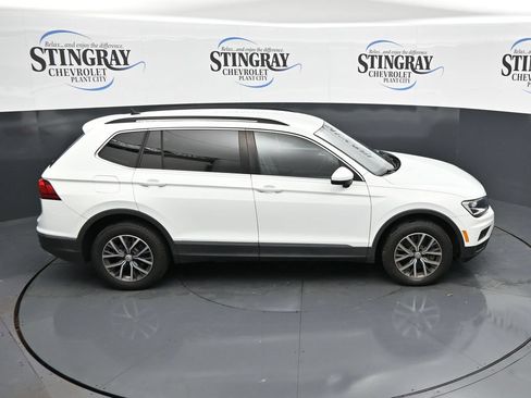 Used 2020 Volkswagen Tiguan SE AWD/4WD image 25