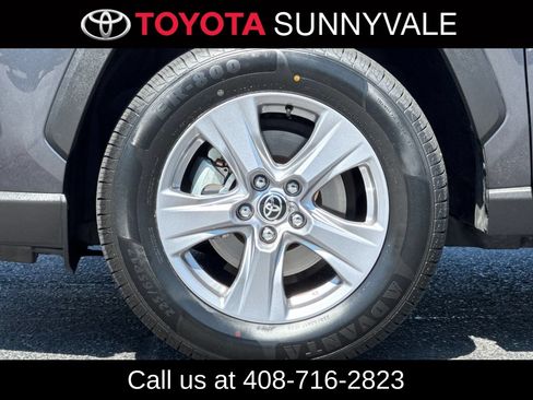 Used 2025 Toyota RAV4 XLE AWD/4WD image 12