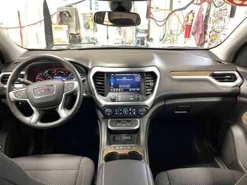 Certified 2023 GMC Acadia SLE w/ Driver Convenience Package image 13