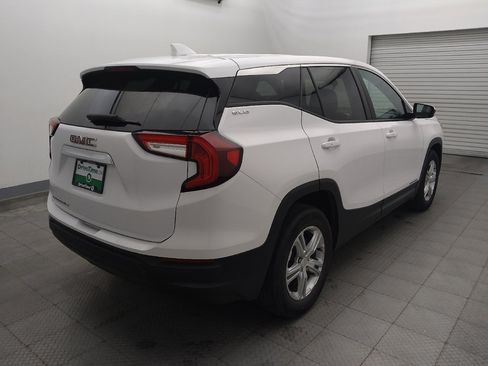 Used 2024 GMC Terrain SLE FWD image 9