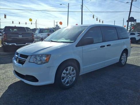 Used 2019 Dodge Grand Caravan SE image 14