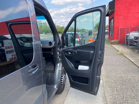 Used 2022 Mercedes-Benz Sprinter 4500 w/ Parking Package image 13