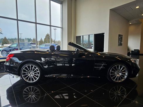 Used 2019 Mercedes-Benz SL 550 image 9