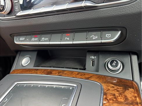 Used 2018 Audi Q5 2.0T Premium Plus w/ Premium Plus Package AWD/4WD image 35