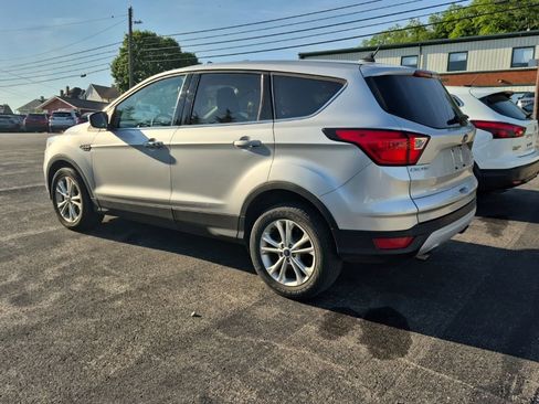 Used 2019 Ford Escape SE FWD image 5