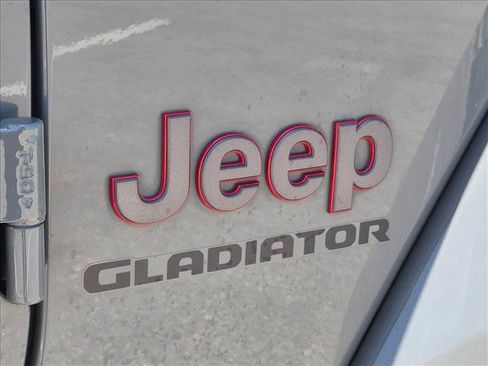 Used 2021 Jeep Gladiator Rubicon AWD/4WD image 23