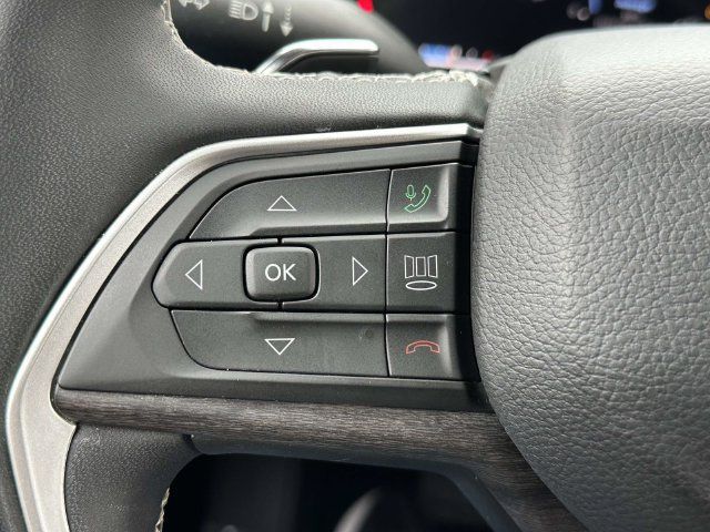 Used 2023 Jeep Grand Cherokee Limited AWD/4WD image 31