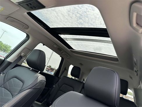 New 2025 Nissan Pathfinder Platinum w/ Cargo Package image 17