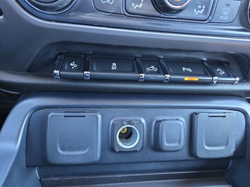 Used 2016 GMC Sierra 1500 SLT w/ All Terrain X Package image 25