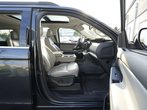 Used 2025 Ford Expedition Active RWD image 36