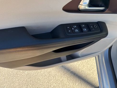 Used 2019 Chrysler Pacifica Limited w/ Advanced Safetytec Group image 11