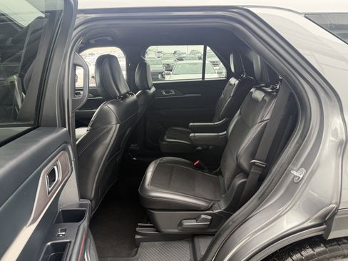 Used 2025 Ford Explorer ST image 29
