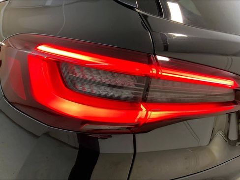 Used 2021 BMW X5 xDrive40i w/ M Sport Package AWD/4WD image 28