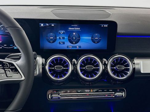 New 2026 Mercedes-Benz GLB 250 image 16