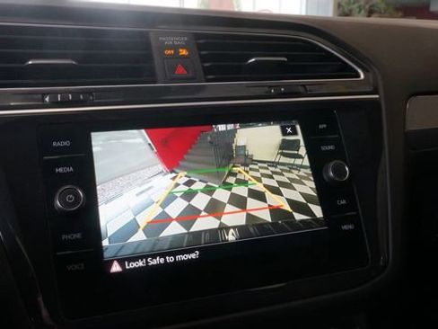 New 2024 Volkswagen Tiguan SE R-Line image 24