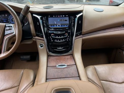 Used 2016 Cadillac Escalade ESV Platinum image 16