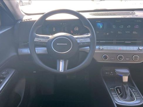 Certified 2025 Hyundai Kona SE image 6