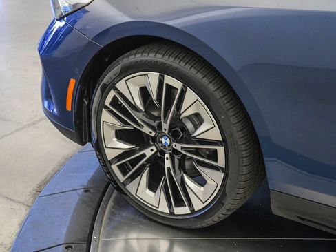 Used 2026 BMW 530i w/ Premium Package RWD image 9