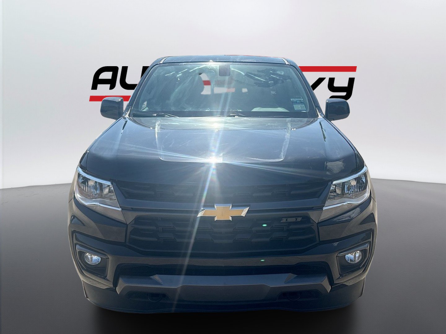 Used 2022 Chevrolet Colorado LT w/ LT Convenience Package AWD/4WD image 2