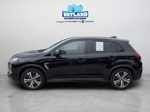Used 2021 Mitsubishi Outlander Sport SE image 2