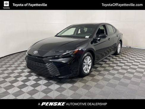Certified 2025 Toyota Camry LE FWD image 1