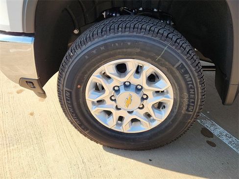 New 2026 Chevrolet Silverado 3500 LT w/ Safety Package image 7