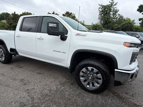 New 2026 Chevrolet Silverado 2500 LT w/ All Star Edition AWD/4WD image 6