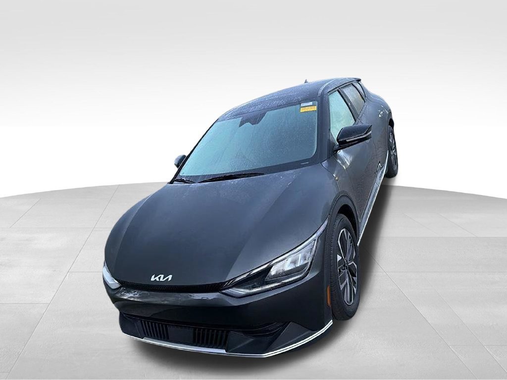 Used 2024 Kia EV6 Light RWD image 2