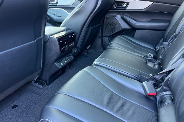 Used 2023 Acura MDX w/ Technology Package FWD image 13