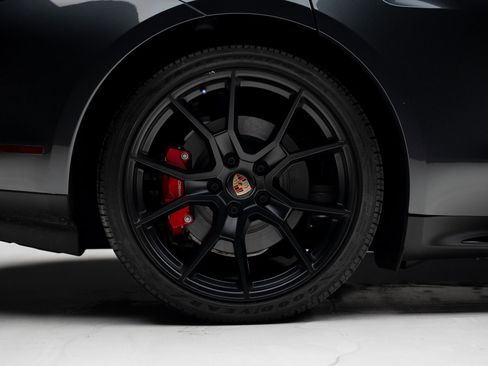 Used 2023 Porsche Taycan GTS image 34