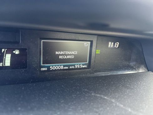 Used 2017 Toyota Prius V Five image 15