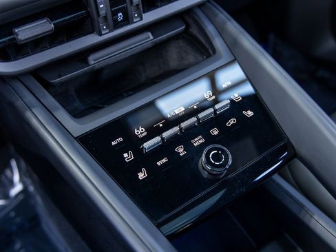 Certified 2025 Porsche Macan 4 Electric image 35