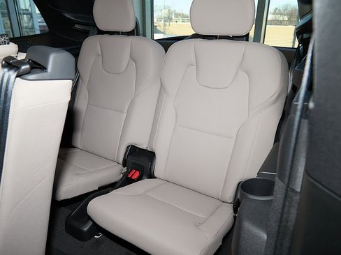 New 2026 Volvo XC90 B5 Plus image 18