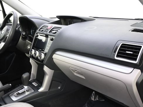 Used 2018 Subaru Forester 2.5i Premium AWD/4WD image 11