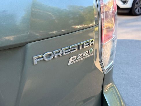 Used 2017 Subaru Forester 2.5i Premium w/ All-Weather Package AWD/4WD image 12