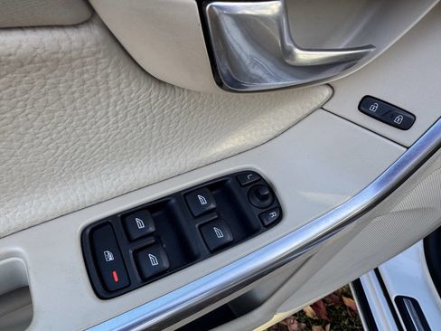 Used 2014 Volvo S60 T5 image 12