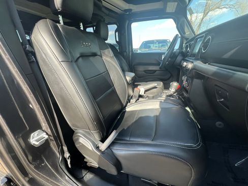 Used 2019 Jeep Wrangler Unlimited Sahara w/ Quick Order Package 24M Moab image 26