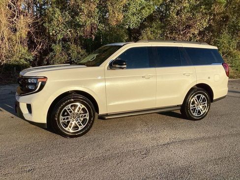 New 2025 Ford Expedition Active image 6